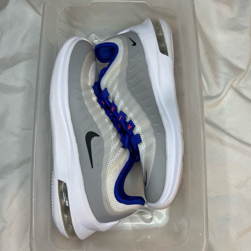 Nike Air Max Axis White / Grey / Blue – Women’s 6